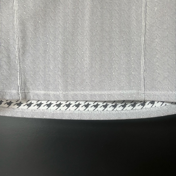 Vuori Long Sleeve Textured Chilled Out Top Houndstooth - Picture 8 of 8